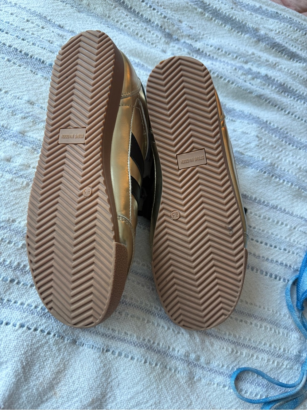 Steve Madden Nirvanna Metallic Gold Sneakers with Black Stripes 8.5 - Picture 7 of 7